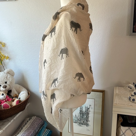 Elephant Patterned Wrap Circle Scarf Large Cream Black Flowy Cotton Linen - Picture 7 of 9